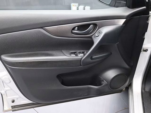 2022 Brilliant Silver Metallic Nissan Rogue Sport S FWD SUV