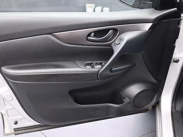 2022 Brilliant Silver Metallic Nissan Rogue Sport S FWD SUV