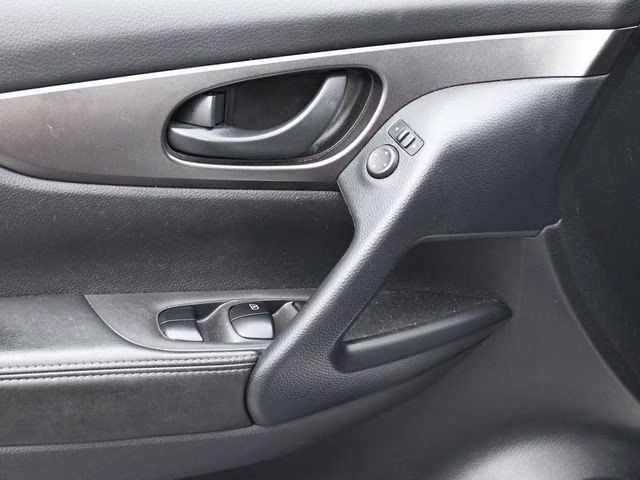 2022 Brilliant Silver Metallic Nissan Rogue Sport S FWD SUV