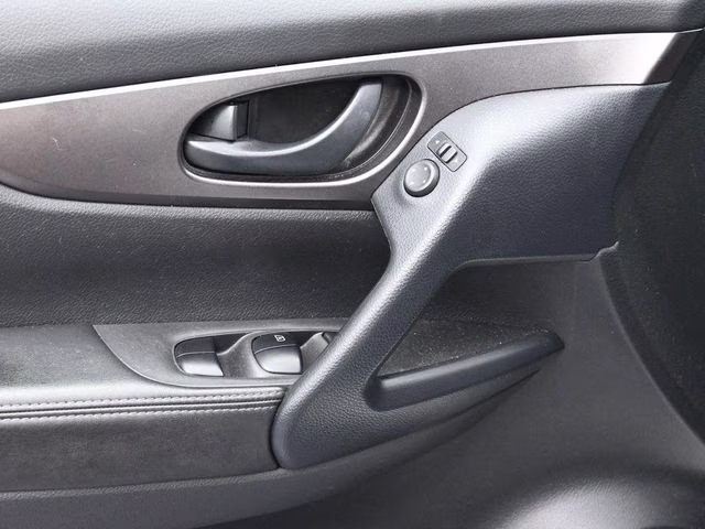 2022 Brilliant Silver Metallic Nissan Rogue Sport S FWD SUV