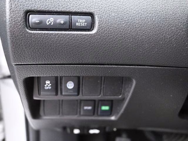 2022 Brilliant Silver Metallic Nissan Rogue Sport S FWD SUV