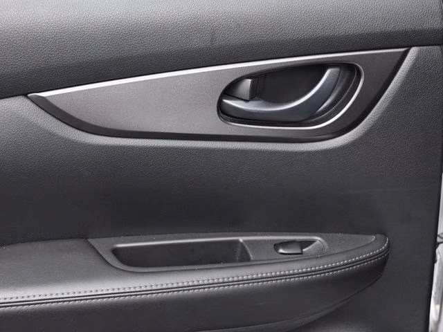 2022 Brilliant Silver Metallic Nissan Rogue Sport S FWD SUV