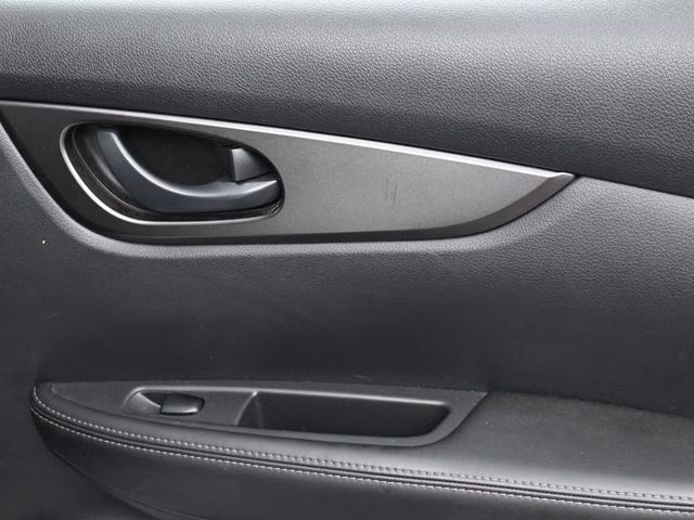 2022 Brilliant Silver Metallic Nissan Rogue Sport S FWD SUV