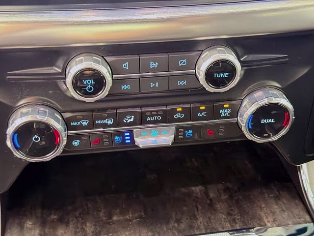 2023 White Metallic Ford F-150 Lariat 4X4 Truck