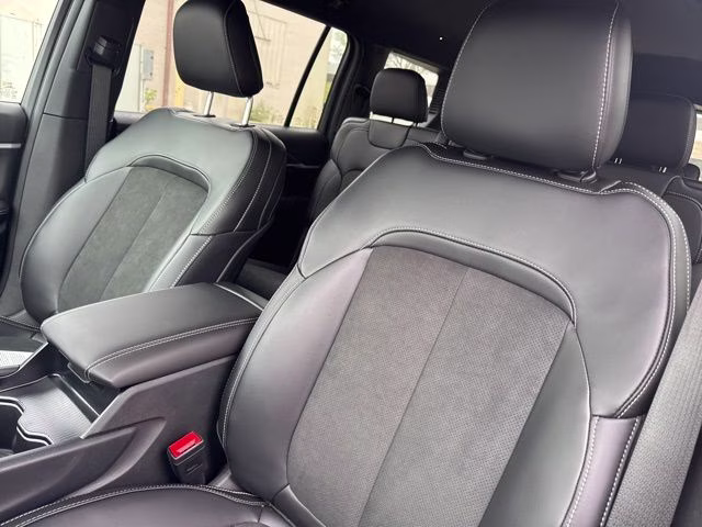 2026 Diamond Black Jeep Grand Cherokee L Altitude 4X4 SUV