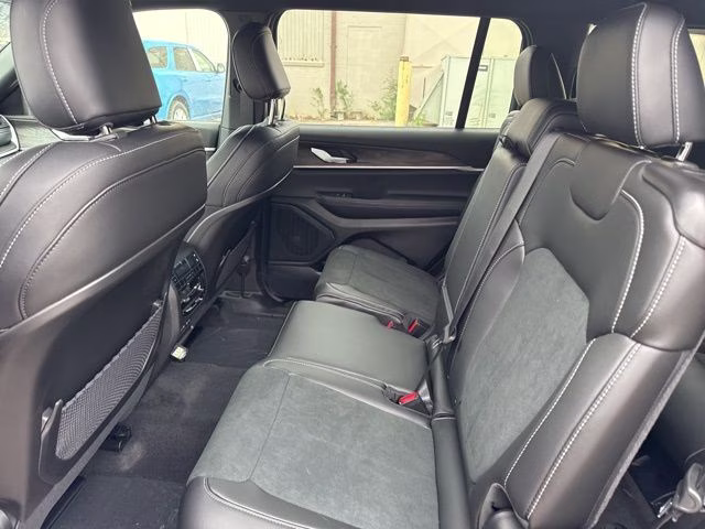 2026 Diamond Black Jeep Grand Cherokee L Altitude 4X4 SUV