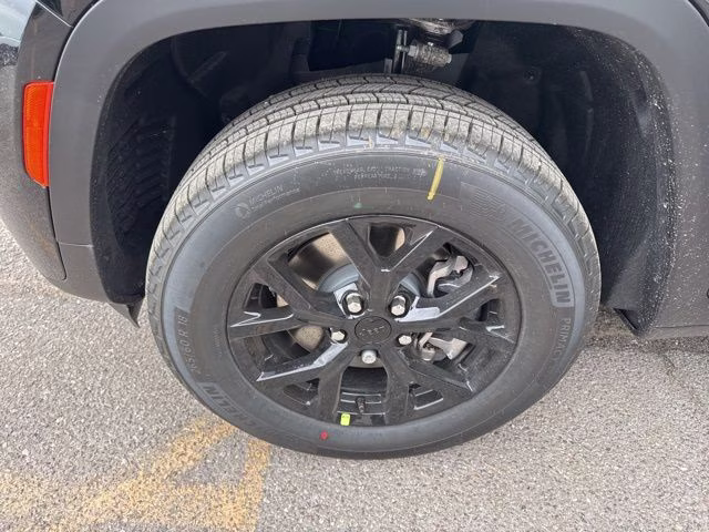 2026 Diamond Black Jeep Grand Cherokee L Altitude 4X4 SUV