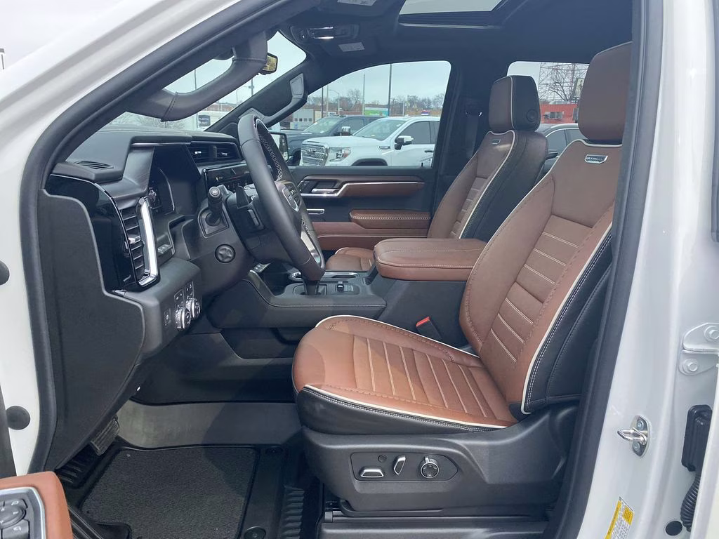 2024 White Frost Tricoat GMC Sierra 1500 Denali Ultimate 4X4 Truck