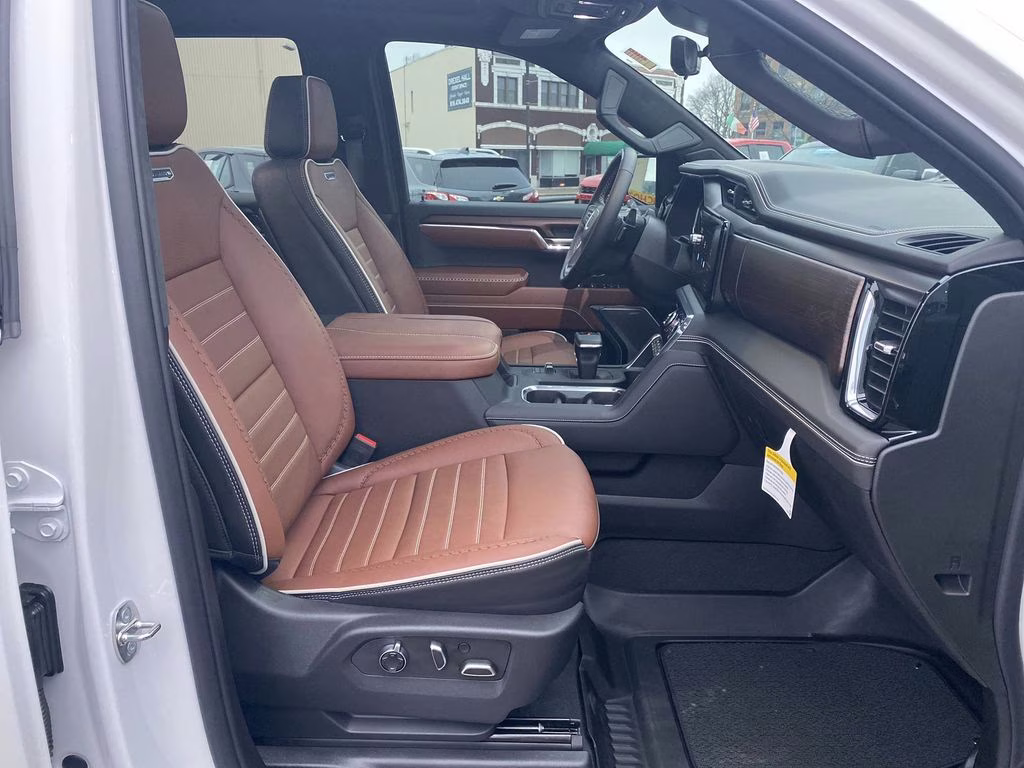 2024 White Frost Tricoat GMC Sierra 1500 Denali Ultimate 4X4 Truck