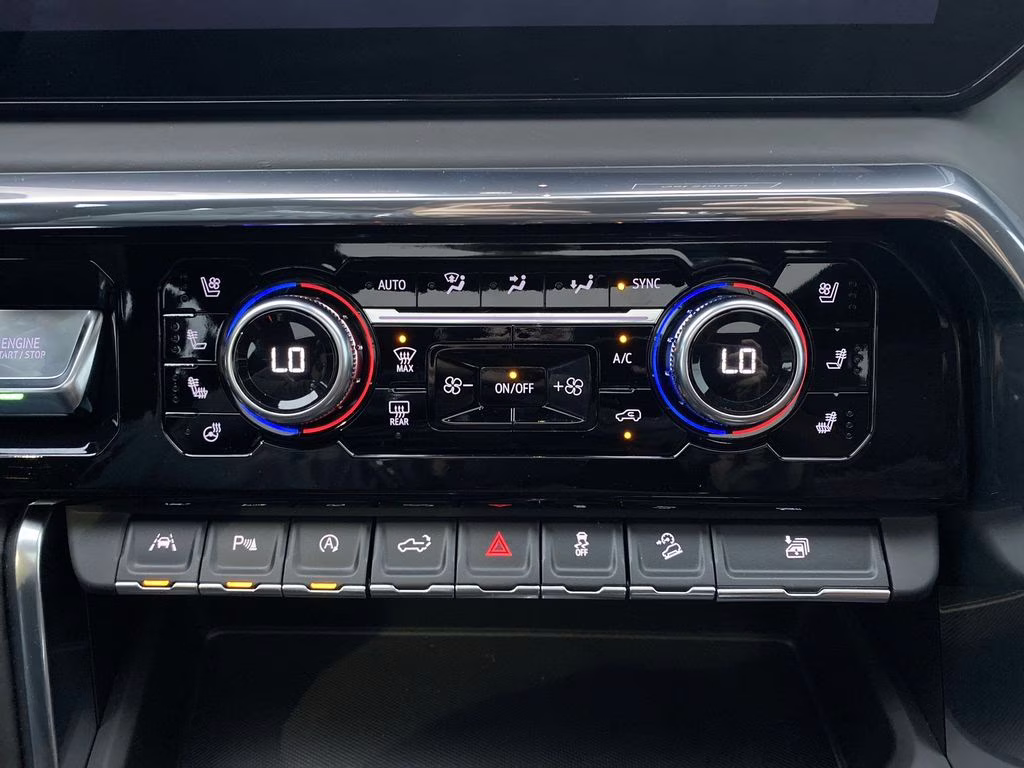 2024 White Frost Tricoat GMC Sierra 1500 Denali Ultimate 4X4 Truck