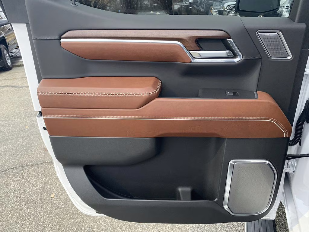 2024 White Frost Tricoat GMC Sierra 1500 Denali Ultimate 4X4 Truck