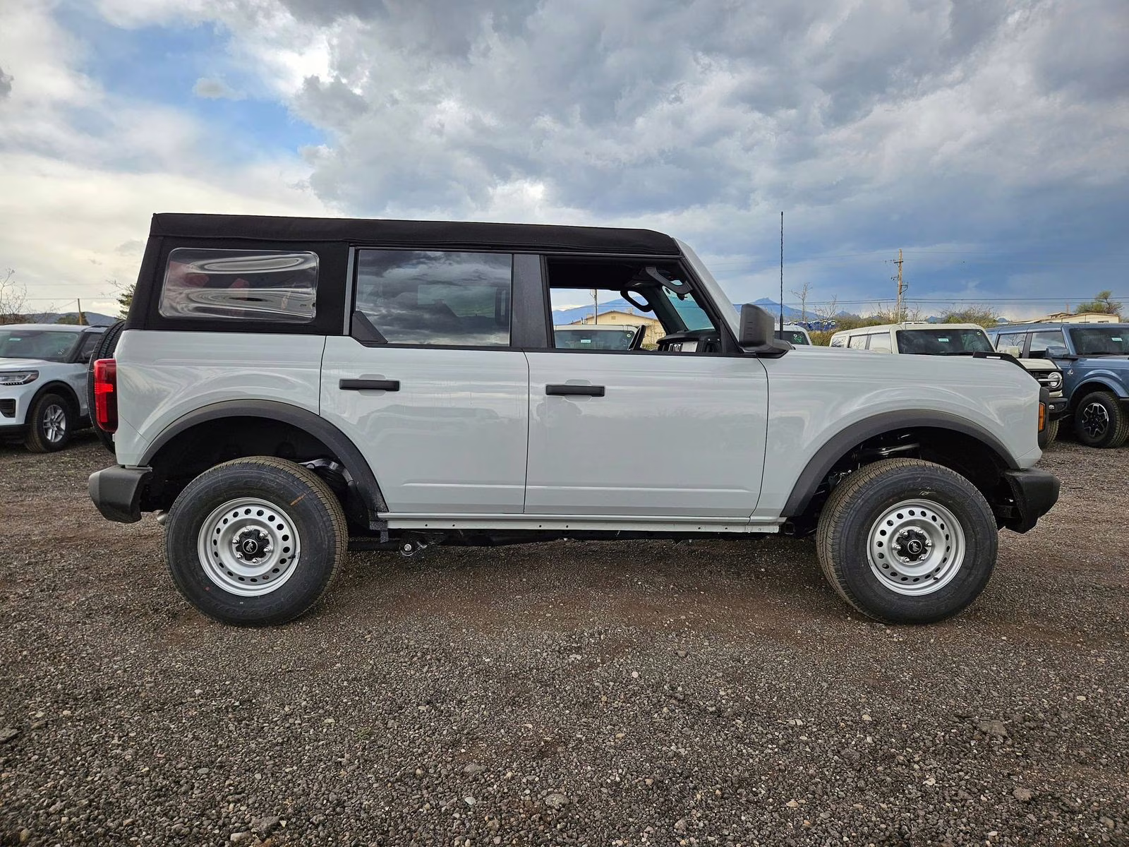 2026 Avalanche Ford Bronco Base 4X4 SUV