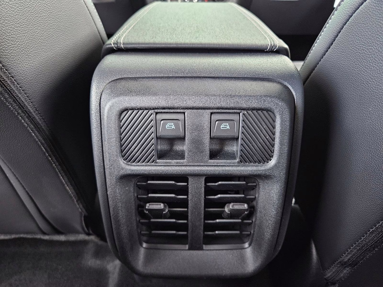 2026 Avalanche Ford Bronco Outer Banks 4X4 SUV