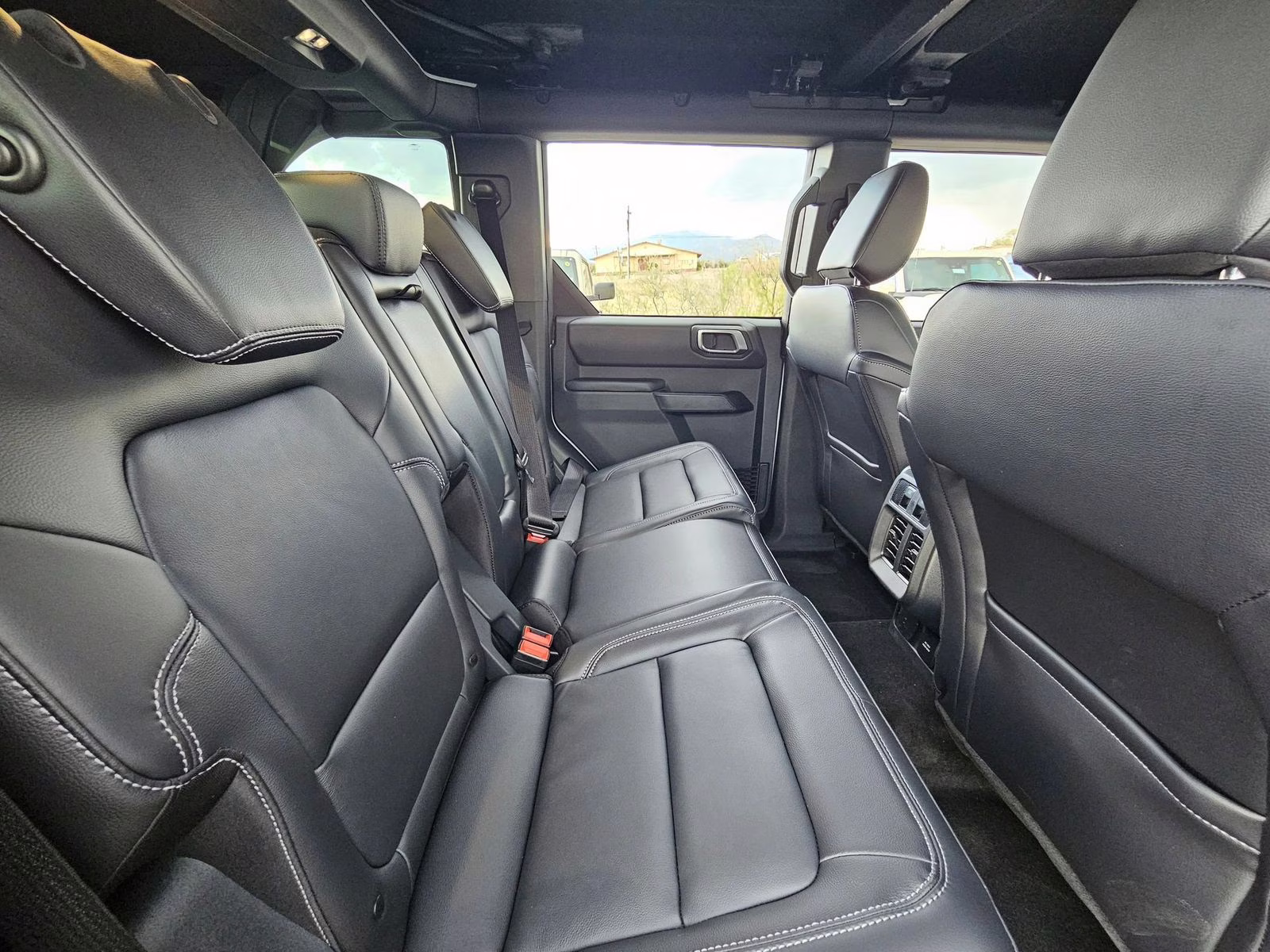 2026 Avalanche Ford Bronco Outer Banks 4X4 SUV