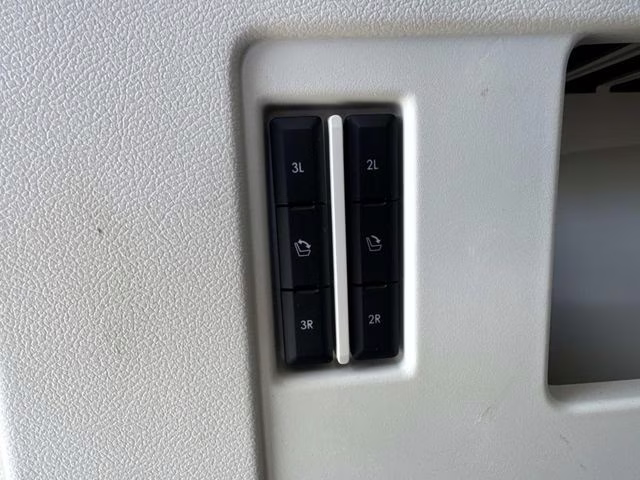 2023 White Metallic Lincoln Navigator Black Label 4X4 SUV