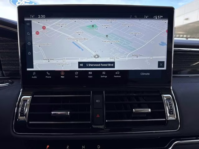 2023 White Metallic Lincoln Navigator Black Label 4X4 SUV