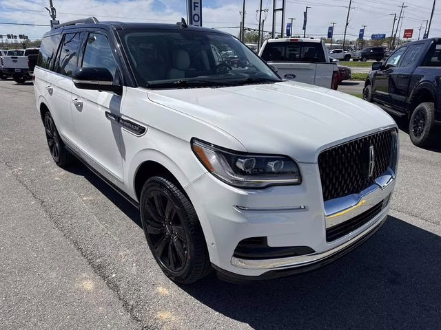2023 White Metallic Lincoln Navigator Black Label 4X4 SUV