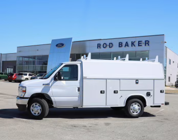 2026 OXFORD WHITE Ford ECONO CUTAWAY Base RWD Truck