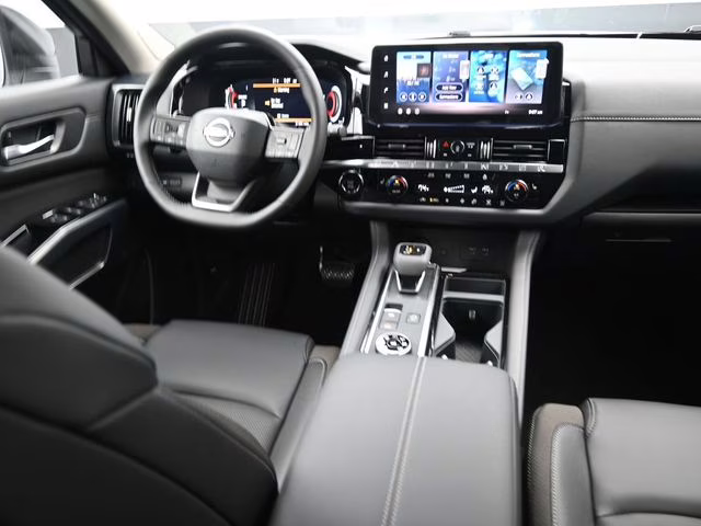 2026 Everest White Pearl Tricoat Nissan Pathfinder SL 4X4 SUV