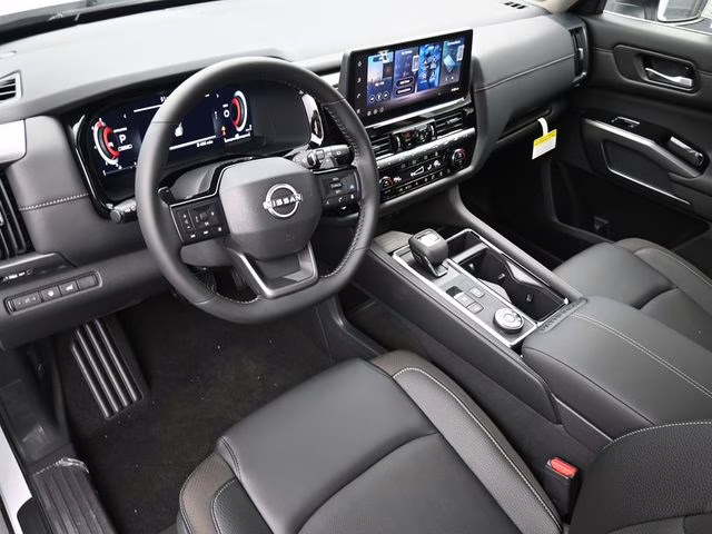 2026 Everest White Pearl Tricoat Nissan Pathfinder SL 4X4 SUV