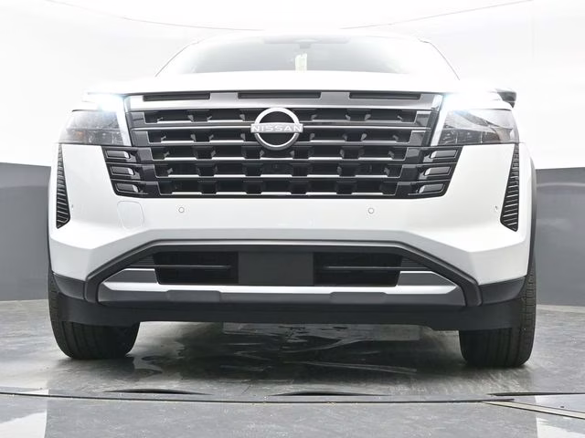 2026 Everest White Pearl Tricoat Nissan Pathfinder SL 4X4 SUV
