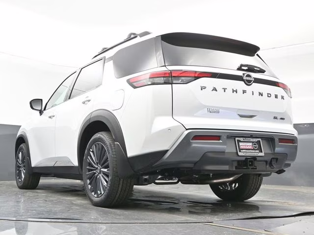 2026 Everest White Pearl Tricoat Nissan Pathfinder SL 4X4 SUV