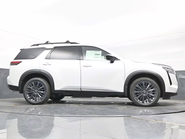 2026 Everest White Pearl Tricoat Nissan Pathfinder SL 4X4 SUV