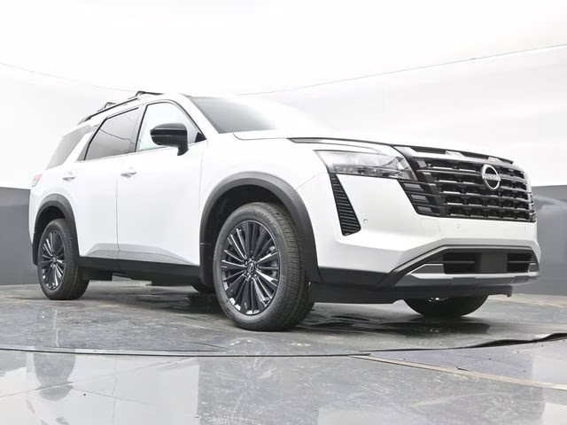 2026 Everest White Pearl Tricoat Nissan Pathfinder SL 4X4 SUV