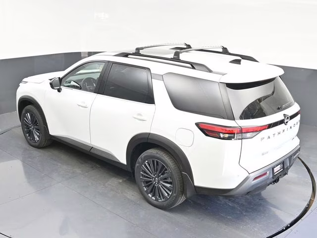 2026 Everest White Pearl Tricoat Nissan Pathfinder SL 4X4 SUV
