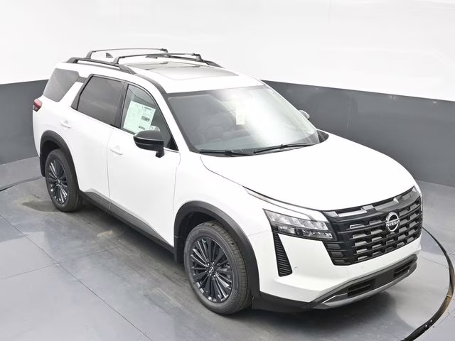 2026 Everest White Pearl Tricoat Nissan Pathfinder SL 4X4 SUV