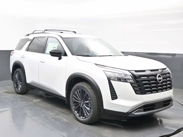 2026 Everest White Pearl Tricoat Nissan Pathfinder SL 4X4 SUV