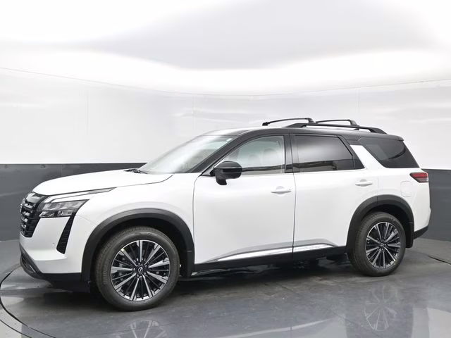 2026 Everest White Pearl/Black Nissan Pathfinder Platinum 4X4 SUV