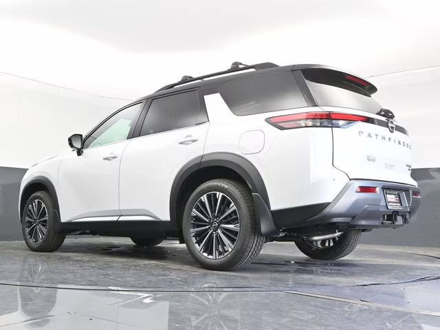 2026 Everest White Pearl/Black Nissan Pathfinder Platinum 4X4 SUV