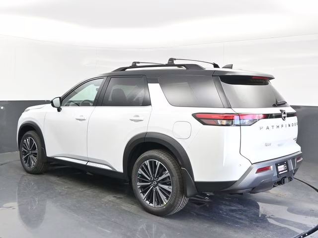 2026 Everest White Pearl/Black Nissan Pathfinder Platinum 4X4 SUV