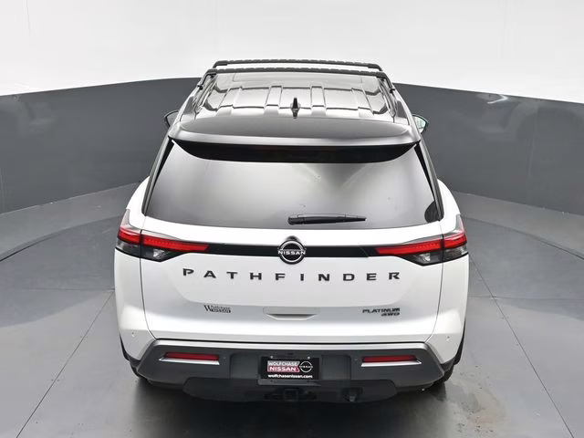 2026 Everest White Pearl/Black Nissan Pathfinder Platinum 4X4 SUV
