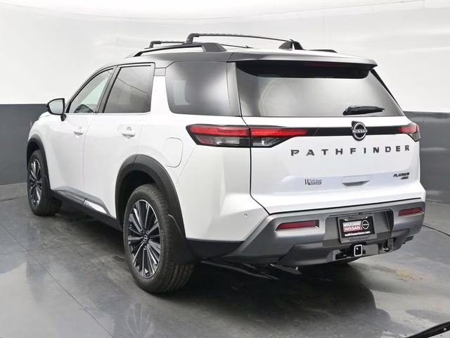 2026 Everest White Pearl/Black Nissan Pathfinder Platinum 4X4 SUV