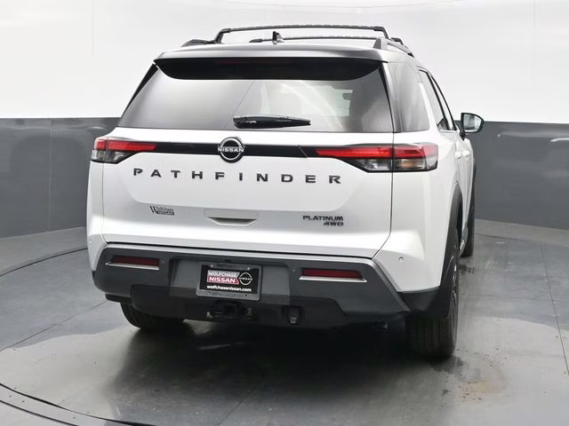 2026 Everest White Pearl/Black Nissan Pathfinder Platinum 4X4 SUV