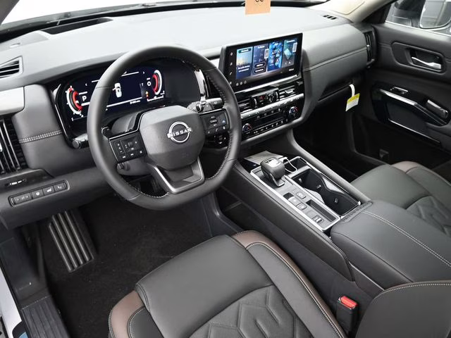 2026 Everest White Pearl/Black Nissan Pathfinder Platinum FWD SUV