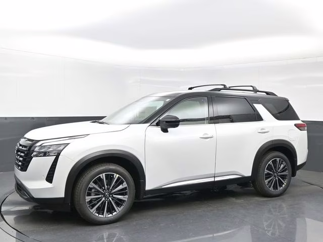 2026 Everest White Pearl/Black Nissan Pathfinder Platinum FWD SUV