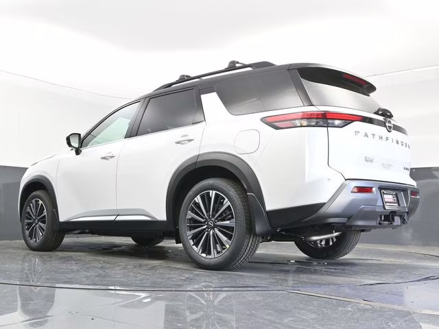 2026 Everest White Pearl/Black Nissan Pathfinder Platinum FWD SUV