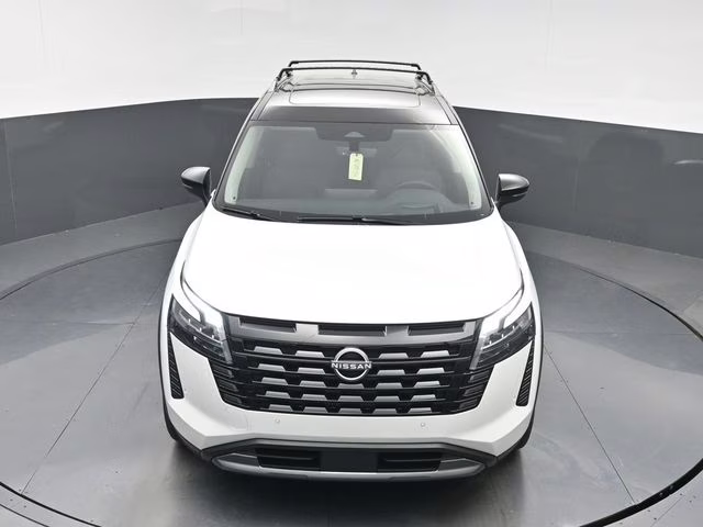 2026 Everest White Pearl/Black Nissan Pathfinder Platinum FWD SUV