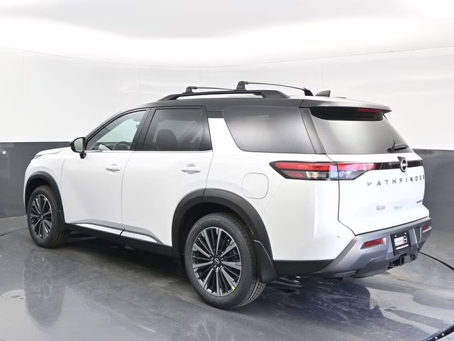 2026 Everest White Pearl/Black Nissan Pathfinder Platinum FWD SUV