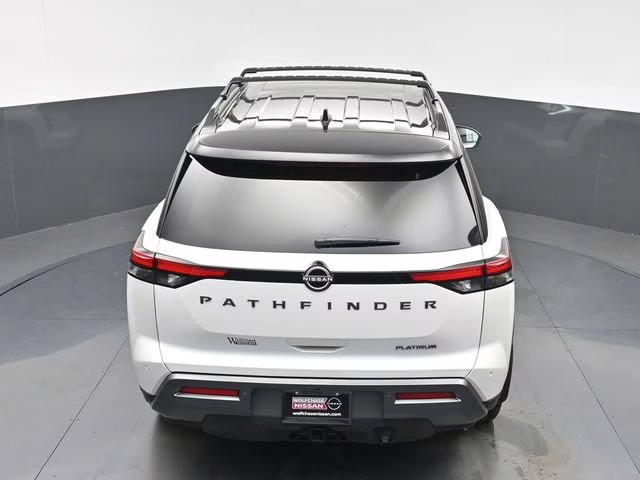 2026 Everest White Pearl/Black Nissan Pathfinder Platinum FWD SUV