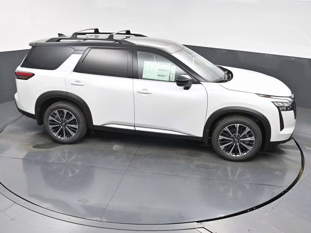 2026 Everest White Pearl/Black Nissan Pathfinder Platinum FWD SUV