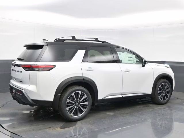 2026 Everest White Pearl/Black Nissan Pathfinder Platinum FWD SUV