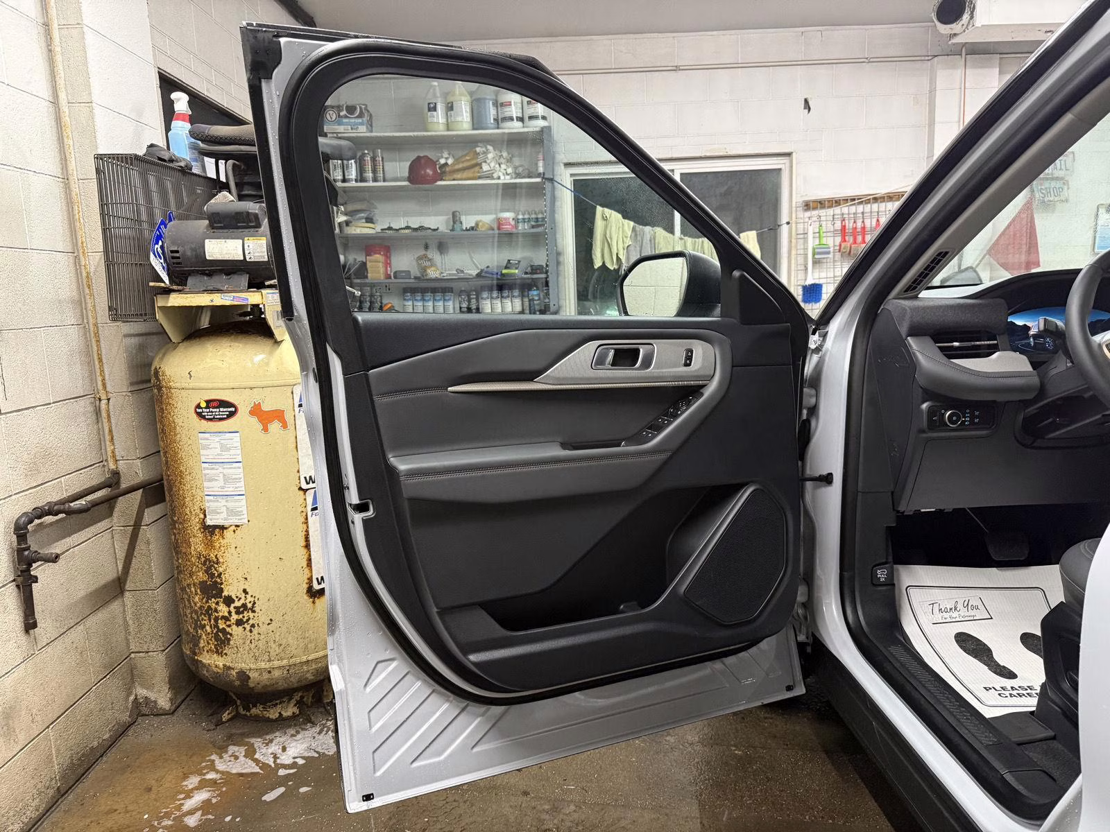 2026 Space White Metallic Ford Explorer Active w/200A Pkg 4X4 SUV