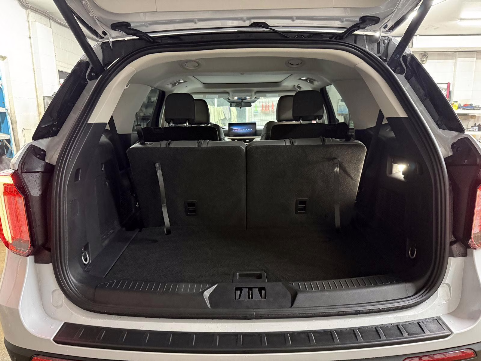 2026 Space White Metallic Ford Explorer Active w/200A Pkg 4X4 SUV