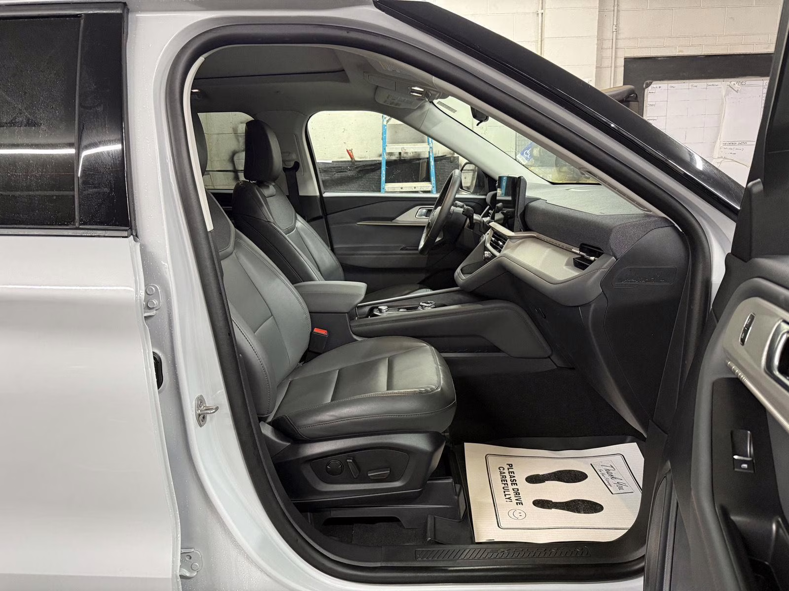 2026 Space White Metallic Ford Explorer Active w/200A Pkg 4X4 SUV