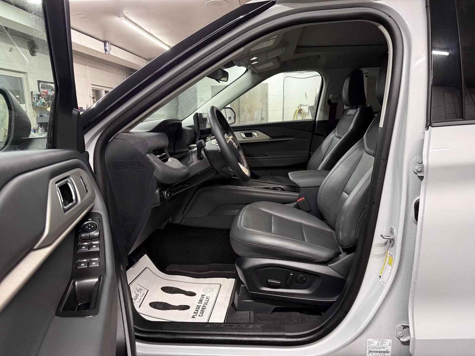 2026 Space White Metallic Ford Explorer Active w/200A Pkg 4X4 SUV