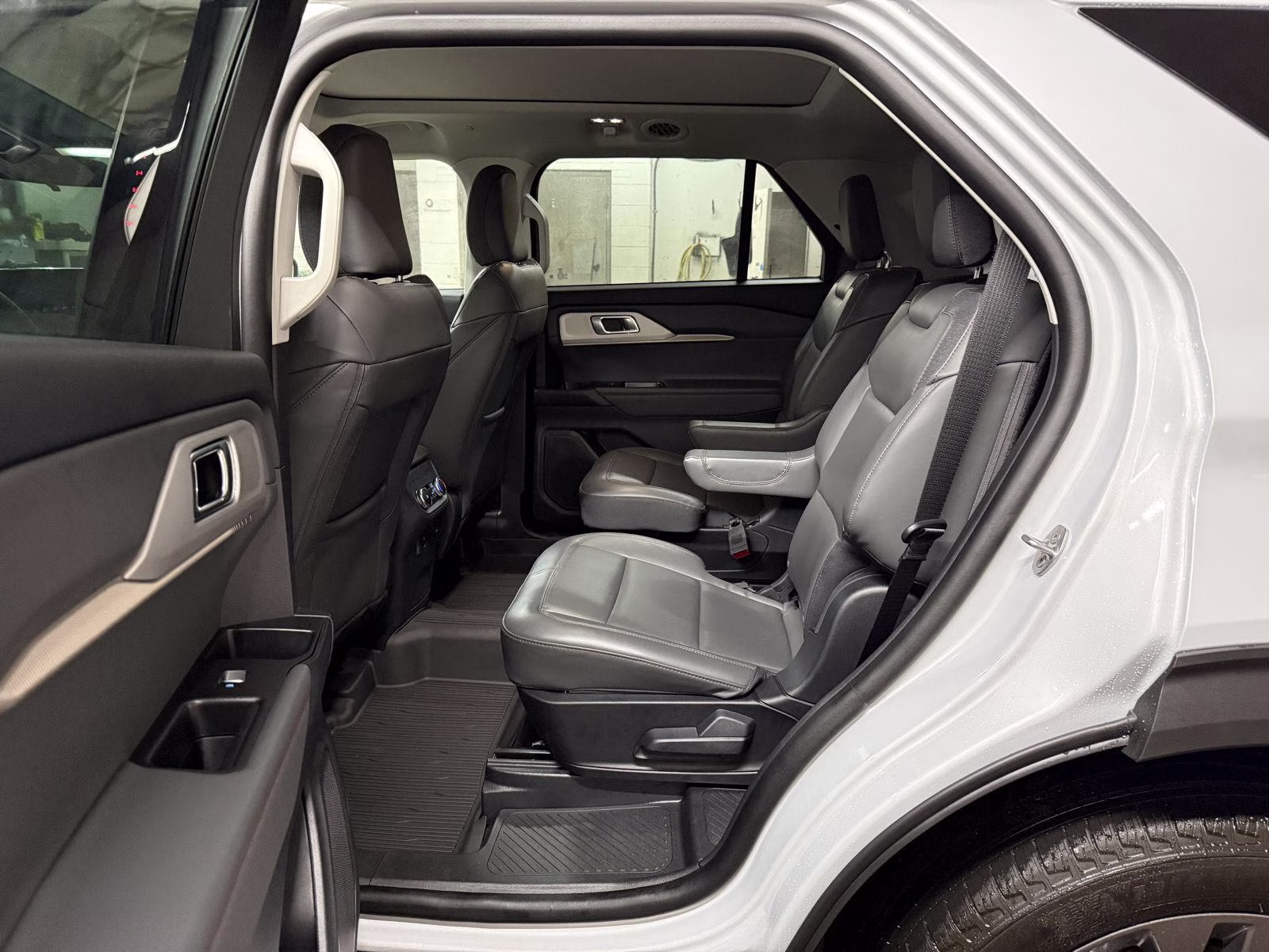 2026 Space White Metallic Ford Explorer Active w/200A Pkg 4X4 SUV